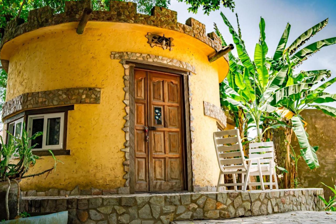 Kokrobite Gardens Restaurant And Guest House מראה חיצוני תמונה