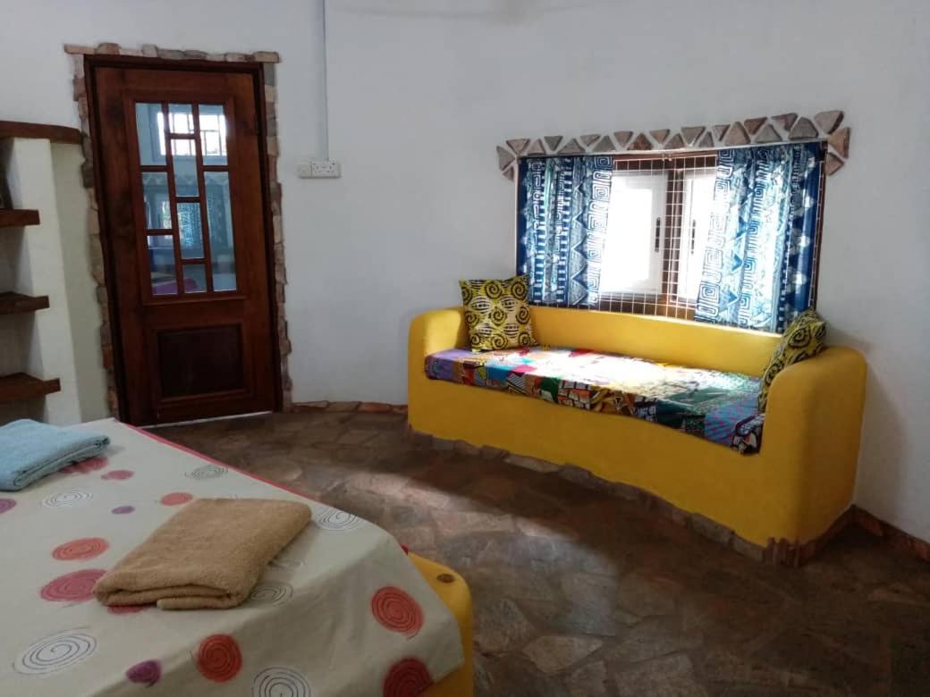 Kokrobite Gardens Restaurant And Guest House מראה חיצוני תמונה