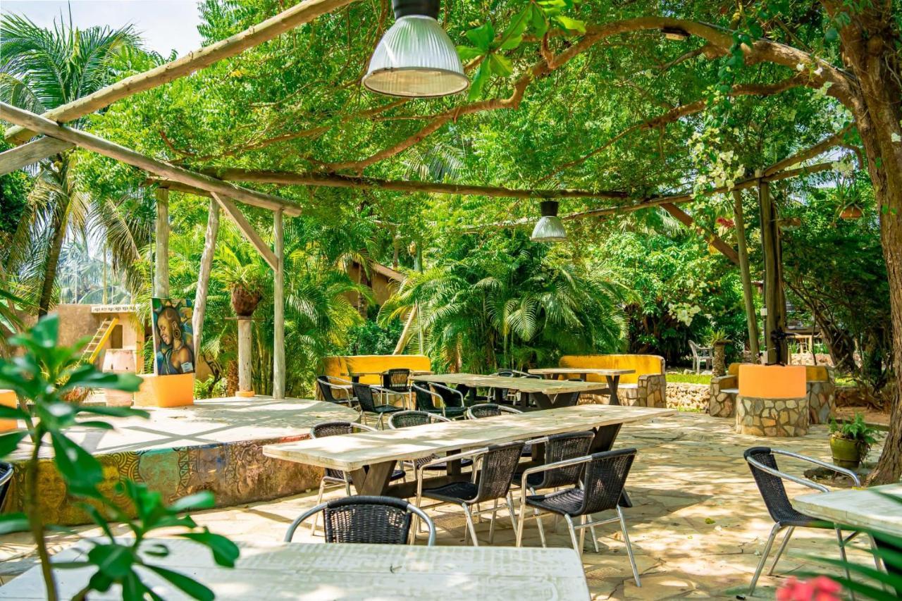 Kokrobite Gardens Restaurant And Guest House מראה חיצוני תמונה